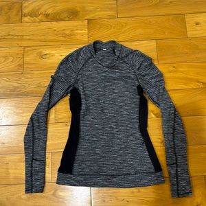 Lululemon longsleeved athletic gray and black top